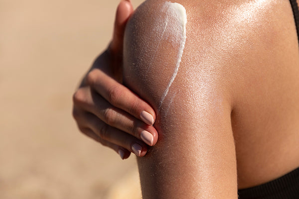 Unmasking the Sunshield: Why Mineral Sunscreens are the Healthier, Eco-friendly Choice